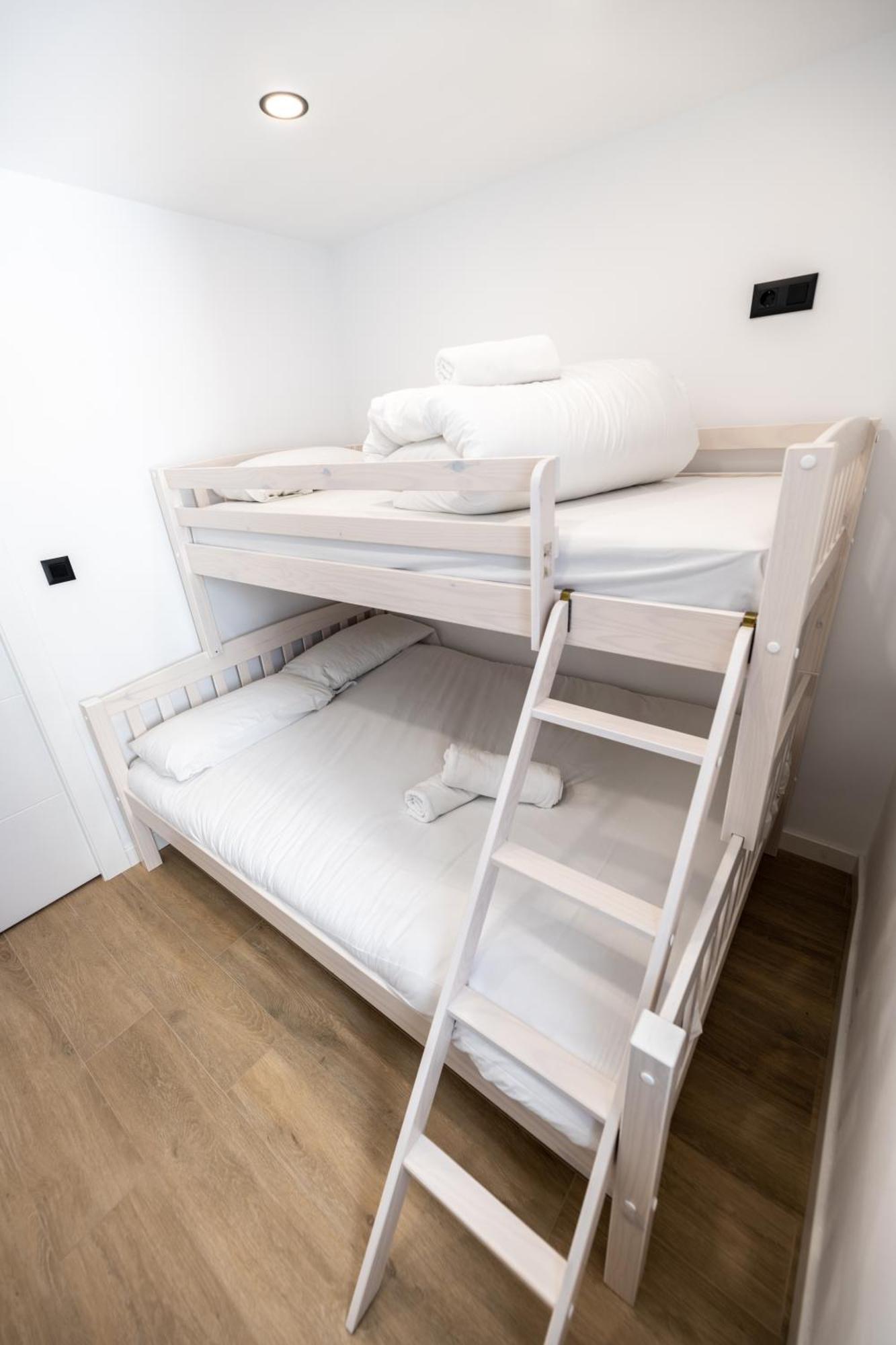 Luxury Refurnished Apartment With Private Parking Close To Ski Slopes Сьерра-Невада Экстерьер фото